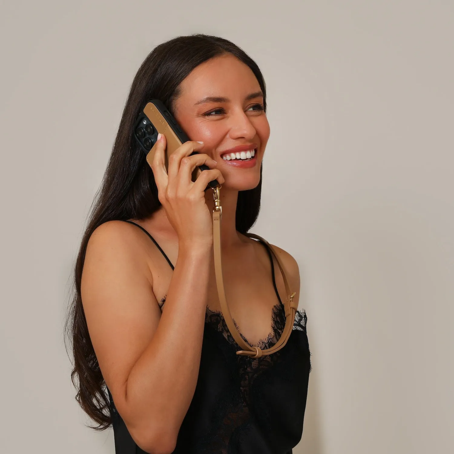 Casual Texture Mila MagSafe Charging Crossbody Bandolier - Tan/Gold