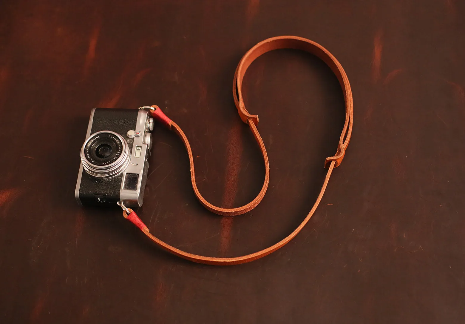 Brown leather shoulder pad camera strap | windmup Phone Quick Access Boho Style