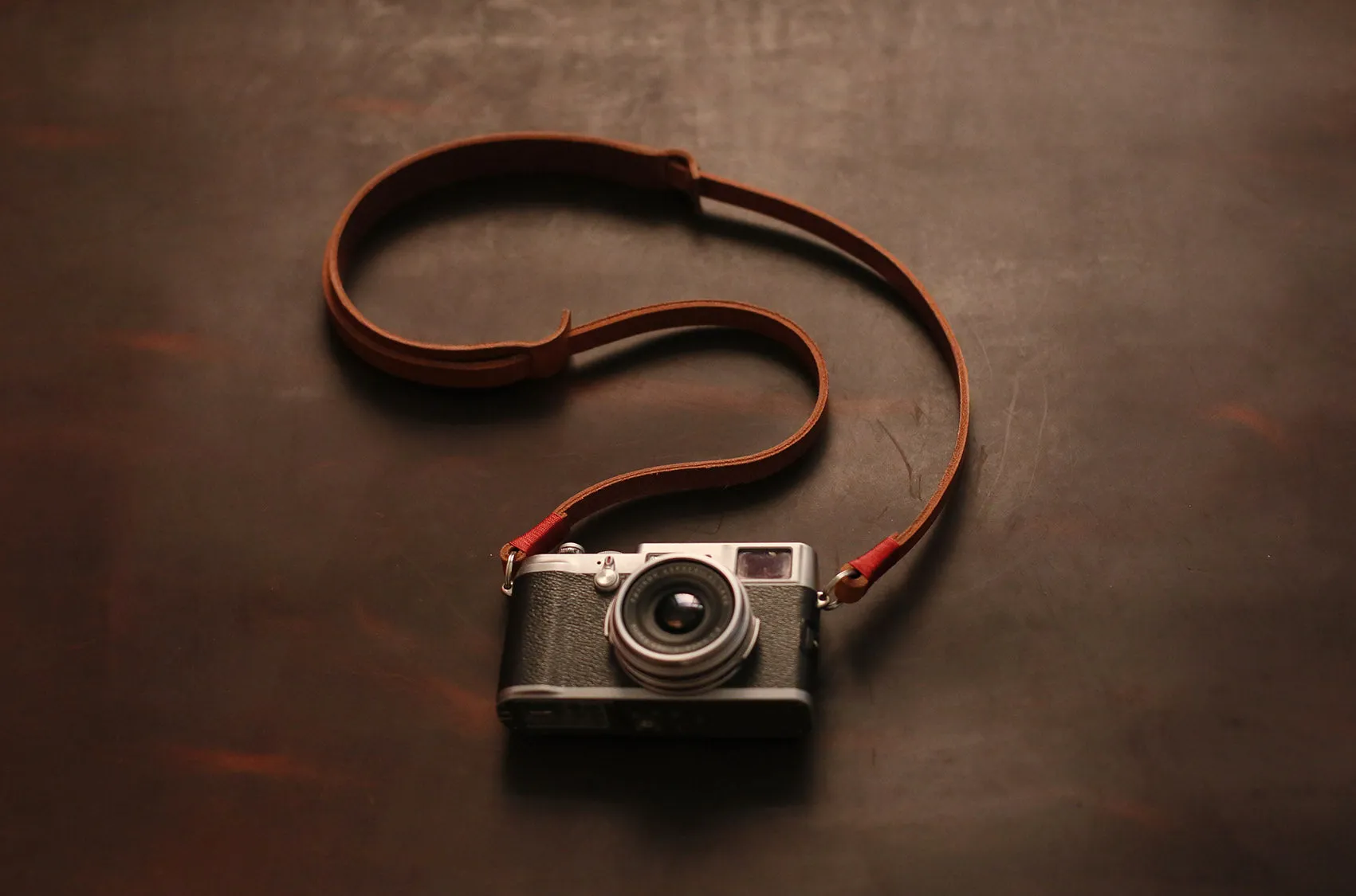 Customizable Brown leather shoulder pad camera strap | windmup