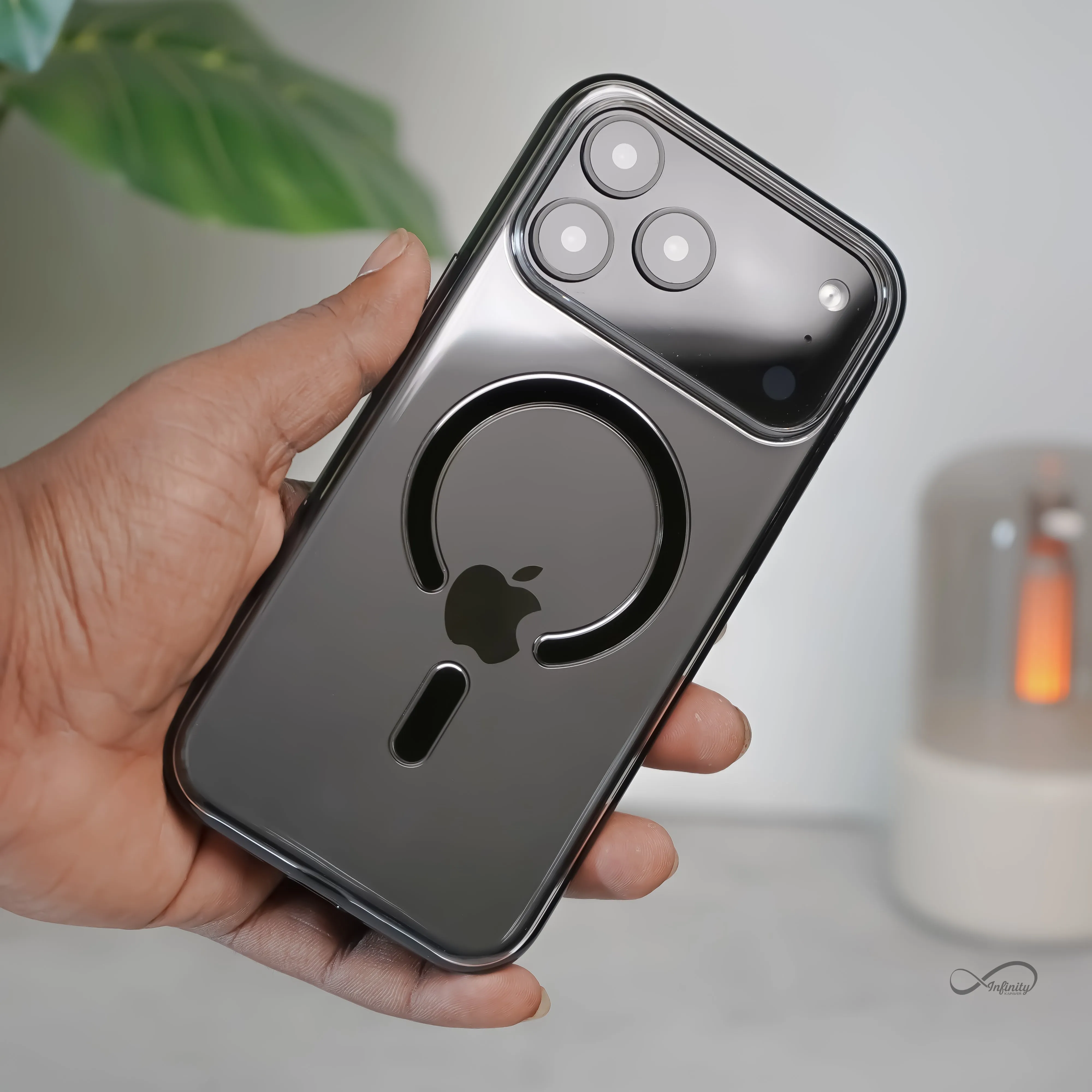 iPhone 17 Pro Max Back Cover Case | Grip Case Mag X - Black Minimal Look