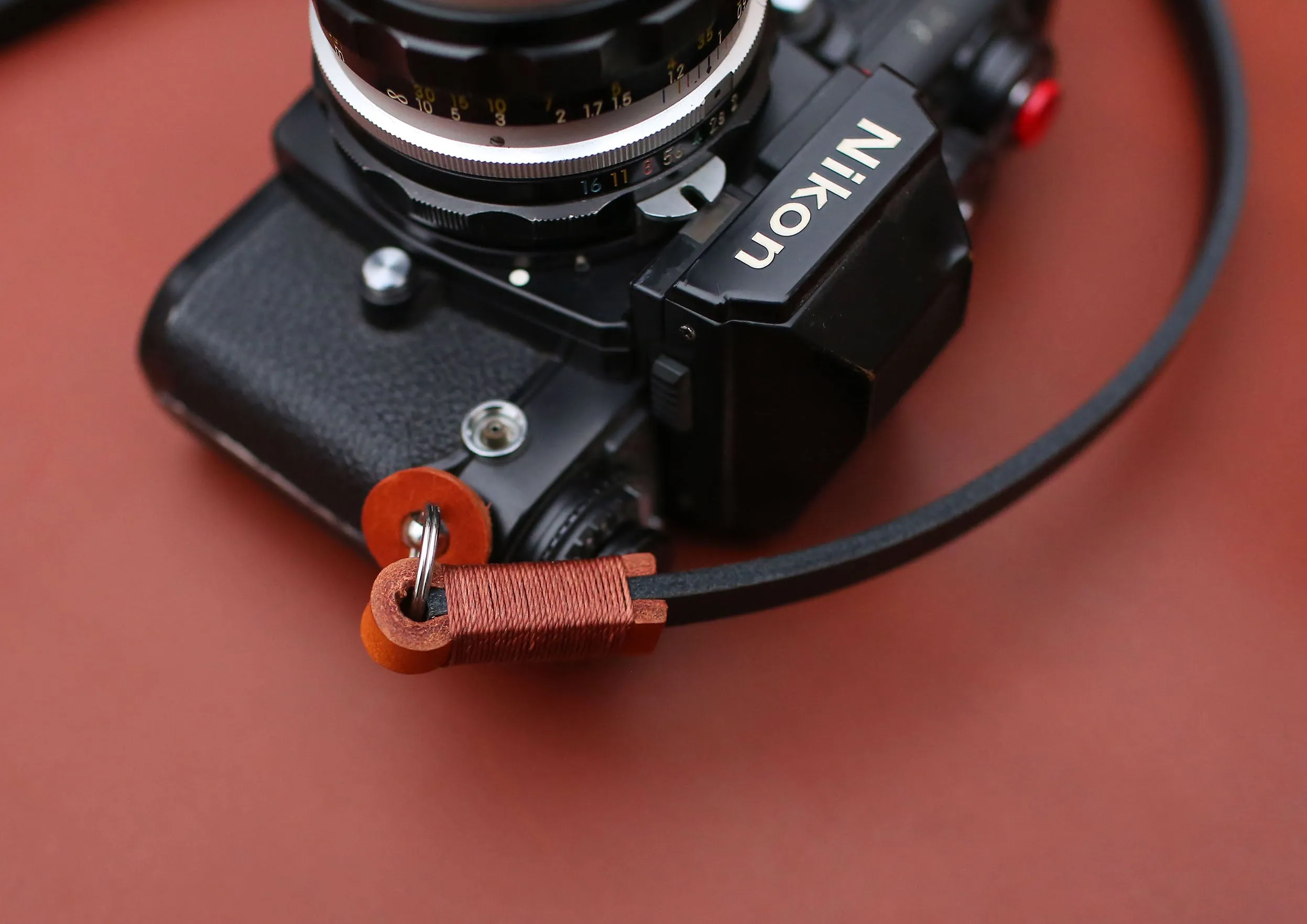 Limited Edition Gear Handmade 8mm Full-Grain Two-Tone Leather Camera Strap ?C Vintage Neck Strap
