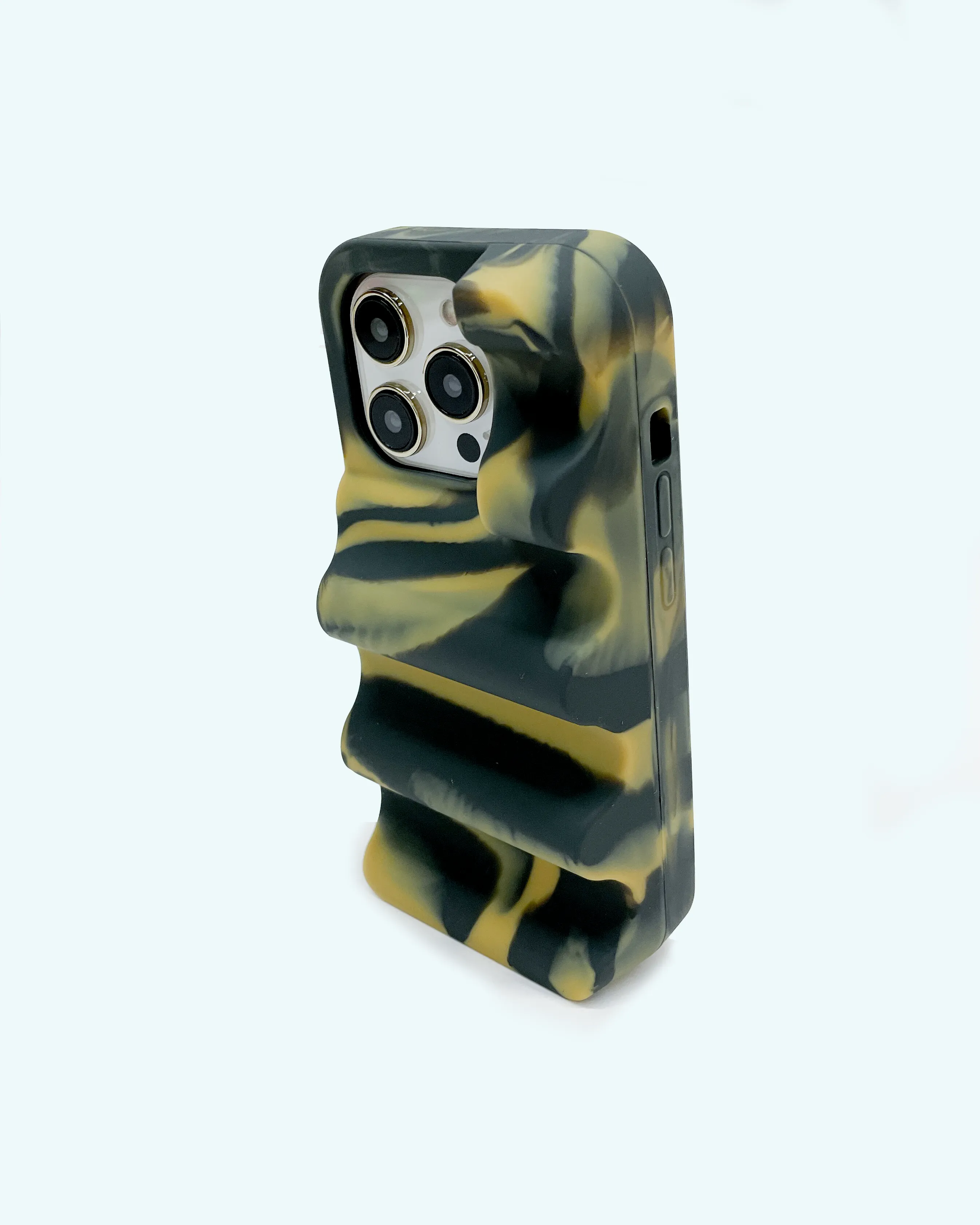 Classic Finish Versatile Accessory Nami Phone Case in Cappuccino Swirl