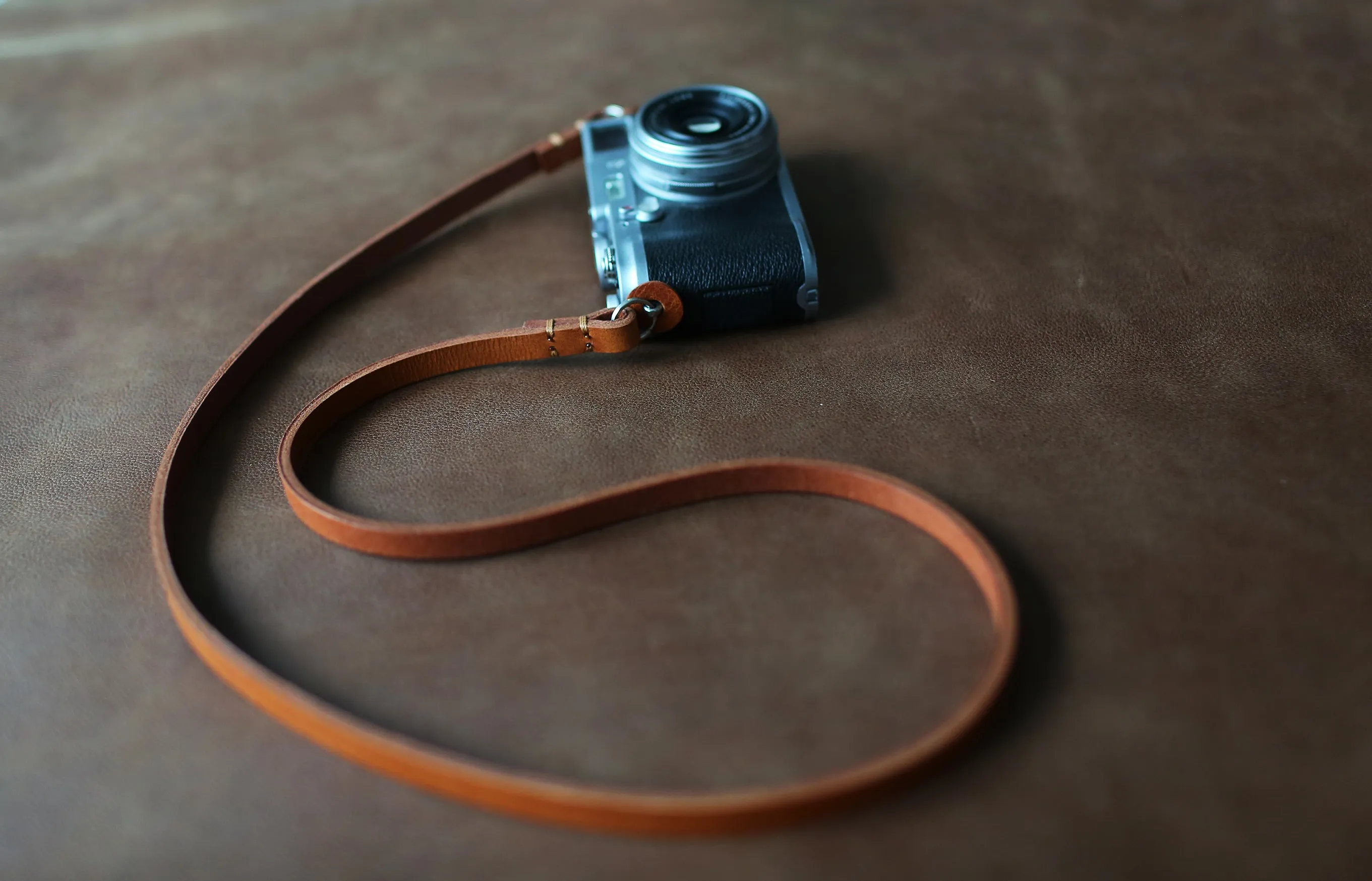 Handmade Brown Leather Camera Strap ?C Vintage, Durable &amp; Customizable Phone Adventure Travel Lanyard