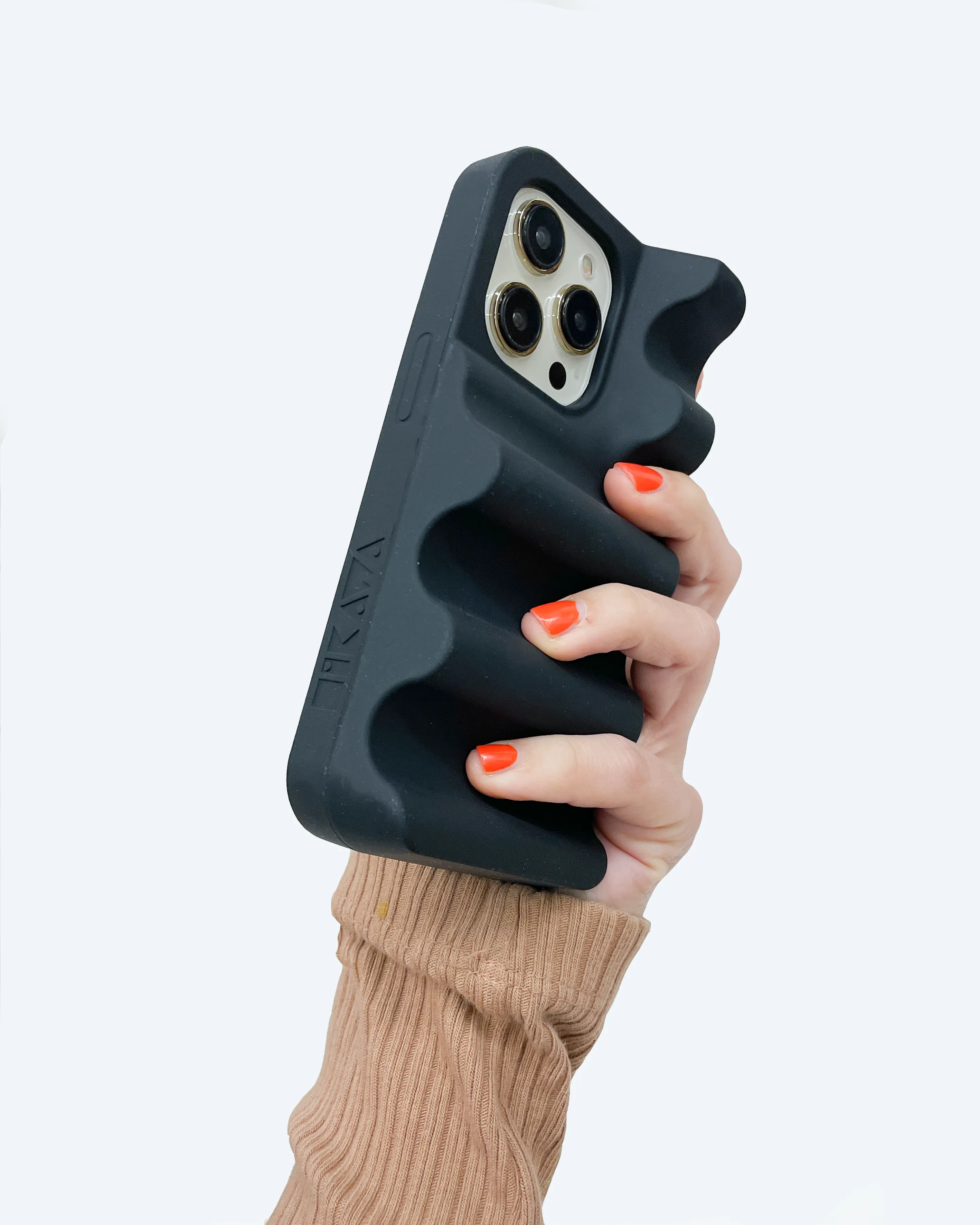 Modern Grip Design Flexible Pattern Layer Nami Phone Case in Onyx