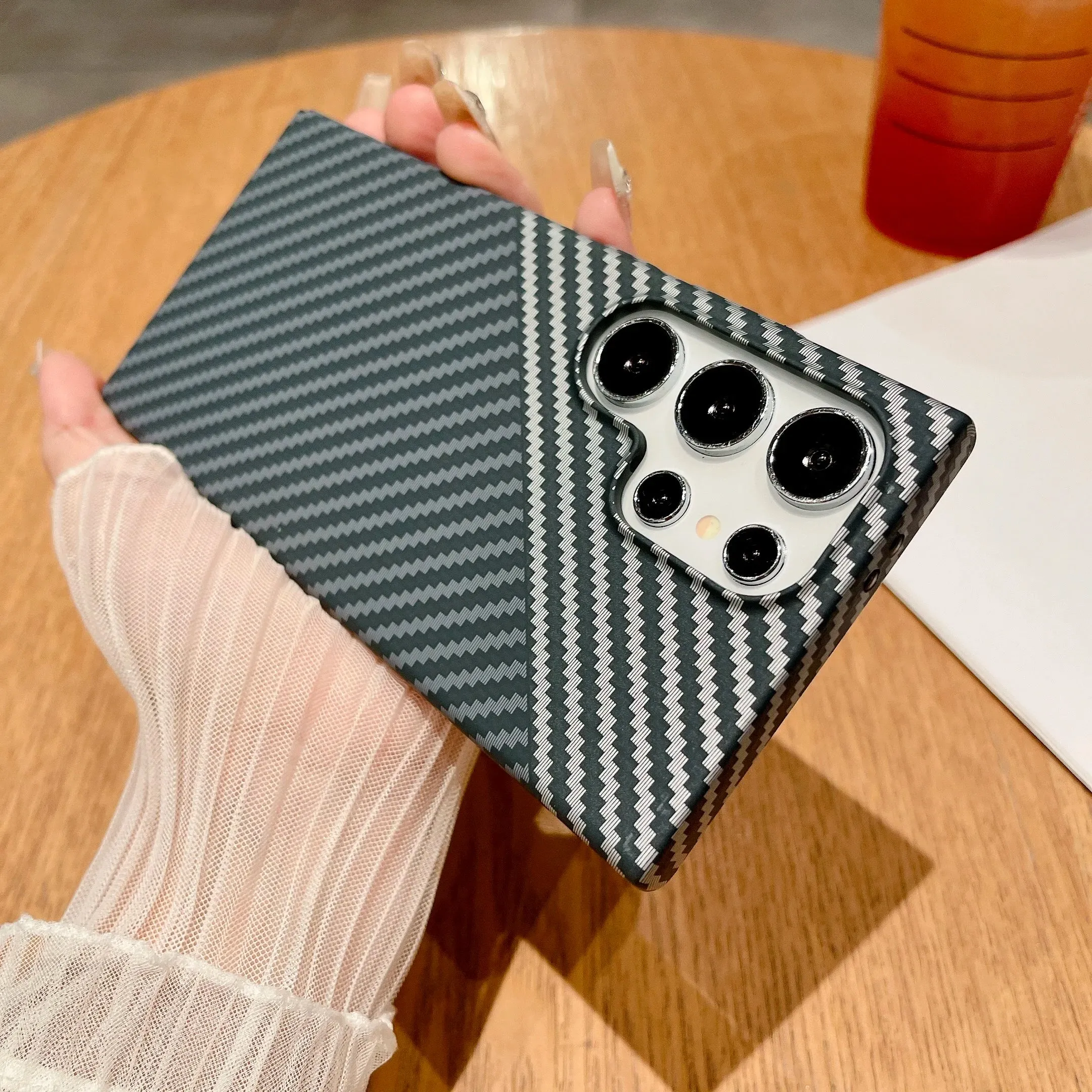 Modern Design Flexible Edge Texture Ultra Thin Carbon Fiber Texture Armor Magnetic For Magsafe Case For Samsung S25 S24 S23 S22 Note 20 Ultra 10 Plus Hard PC Cover